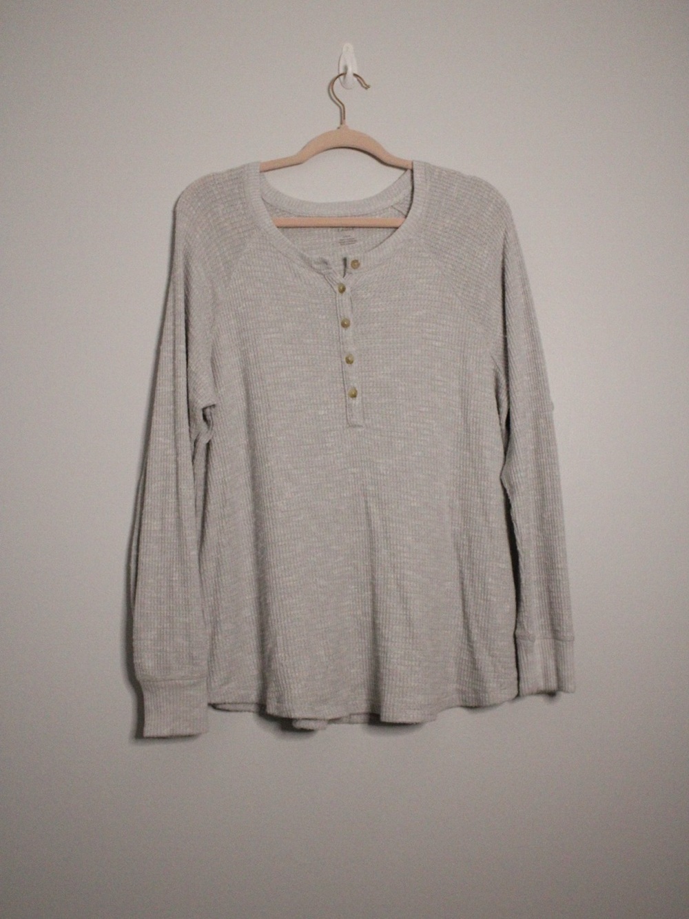 American Eagle Outfitters Light Gray Ribbed Henley Long-Sleeve Top